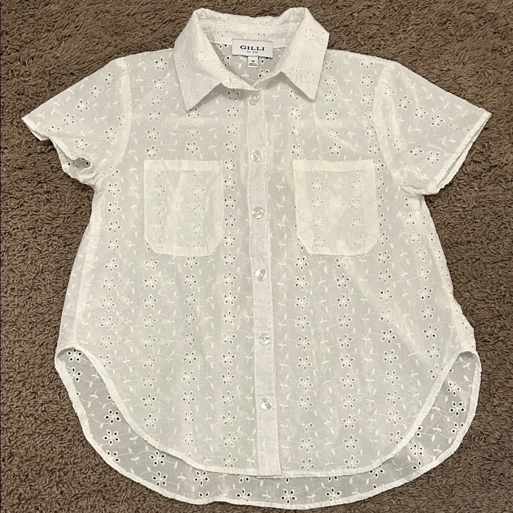 Gilli White Eyelet Short Sleeve Blouse